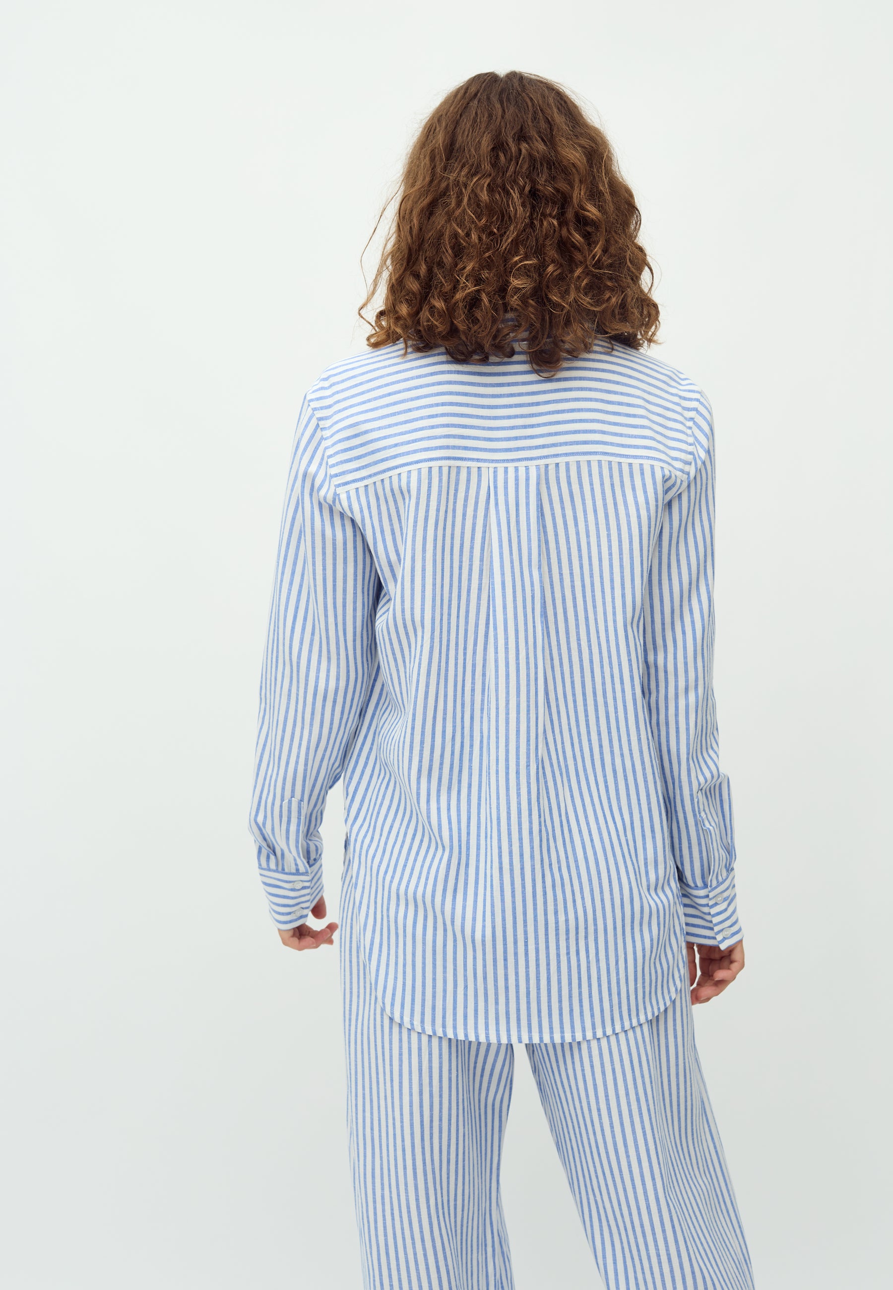Dalinna-M_Ultramarine Stripe_Model_2