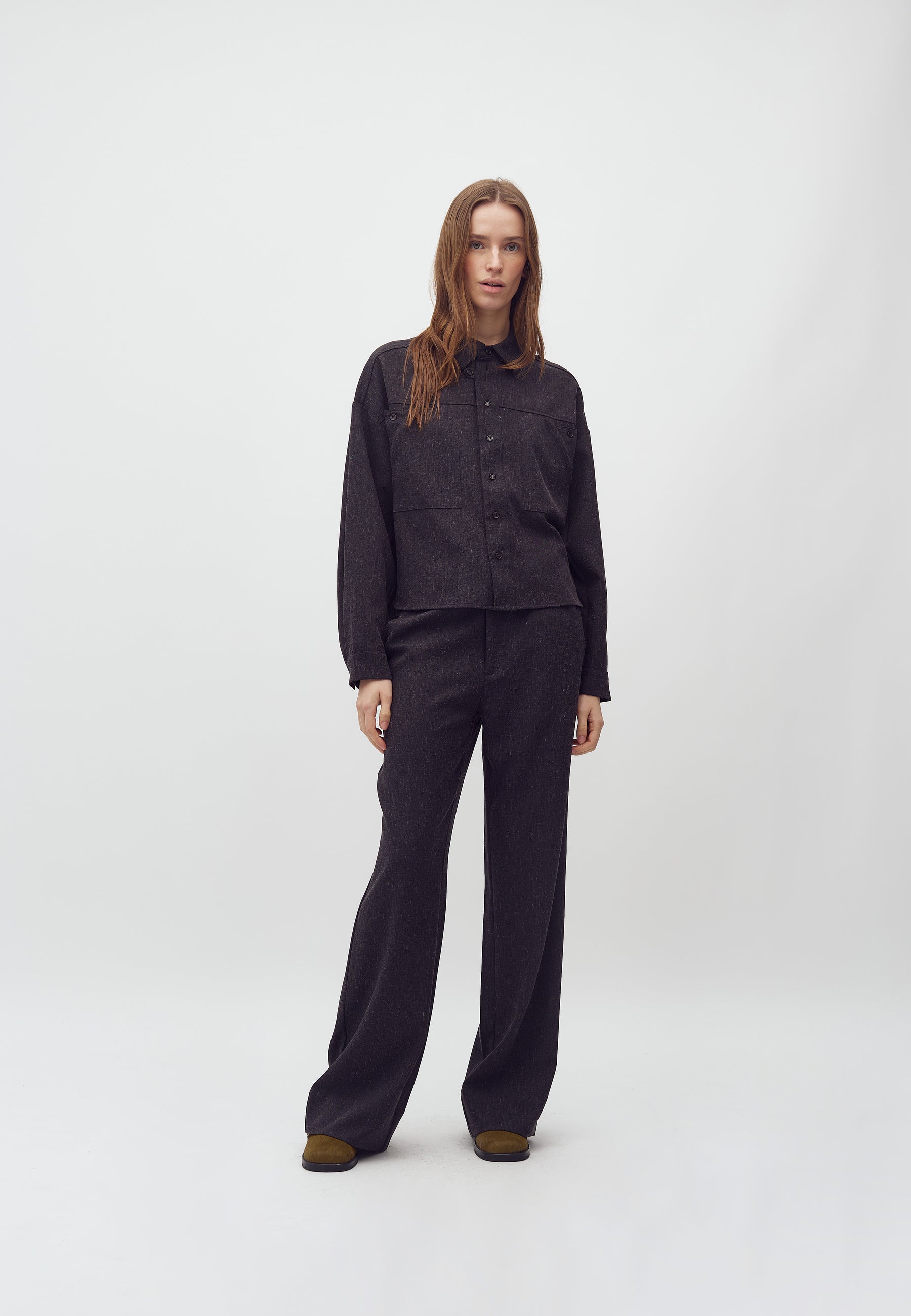 Levya-M_Midnight Navy Melange_Model_0