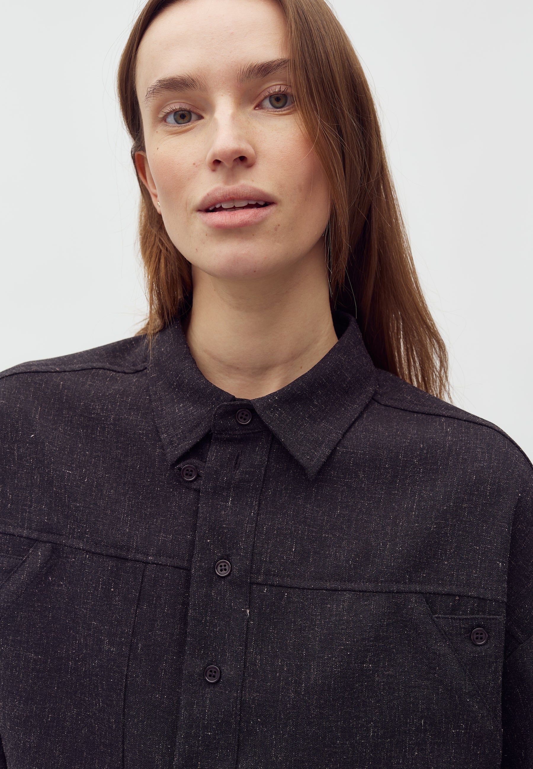 Levya-M_Midnight Navy Melange_Model_3