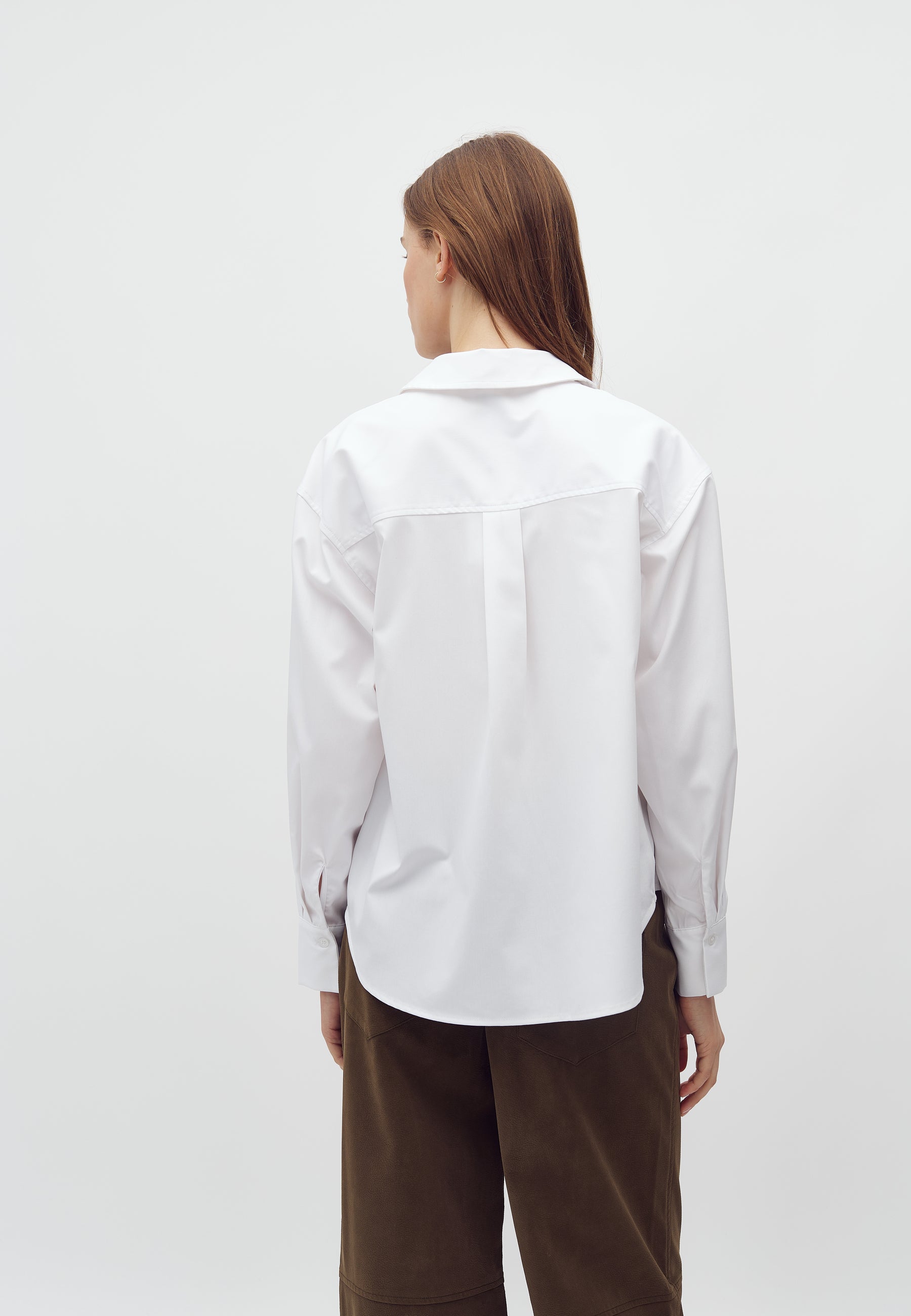 Hildi-M_White_Model_2