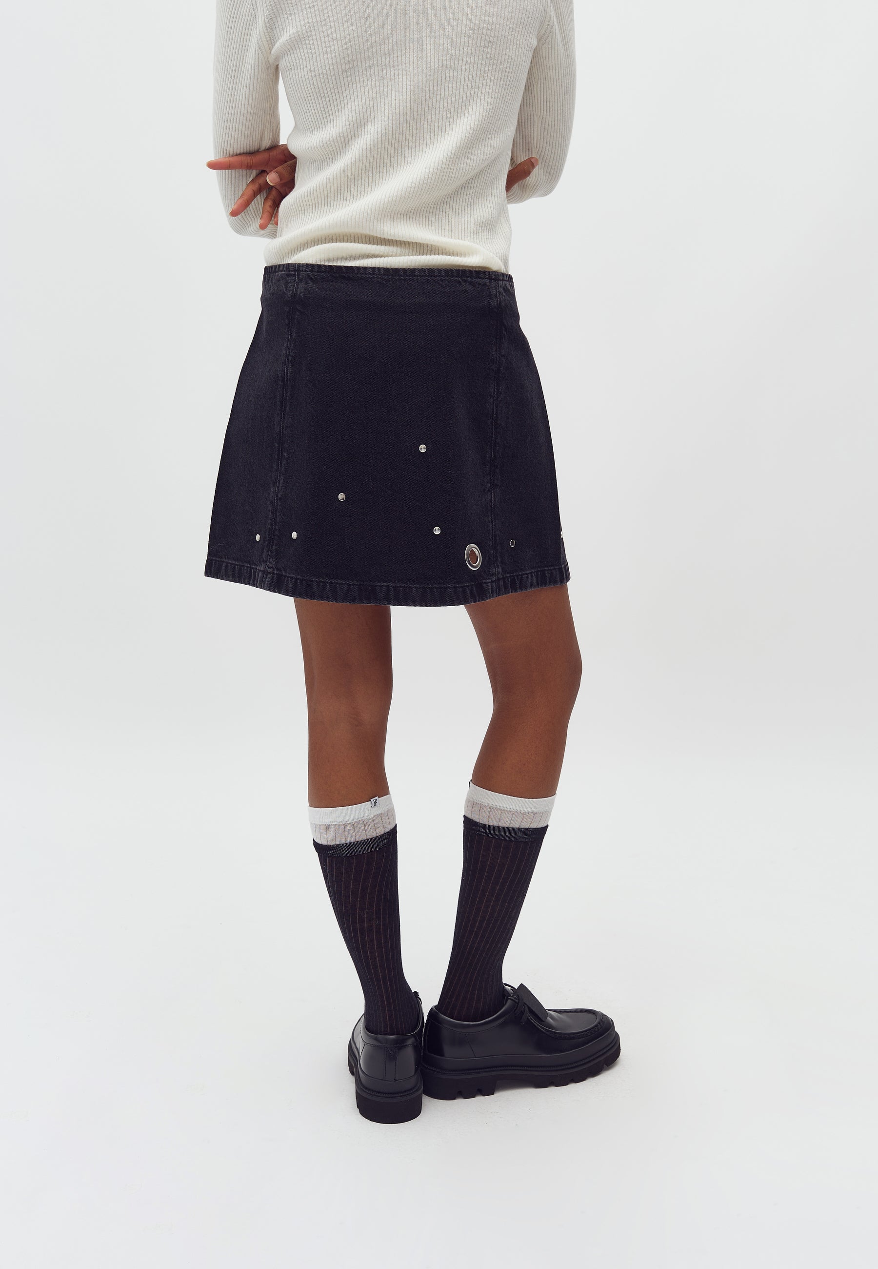 Keyana-M_Black Midnight Wash_Model_3