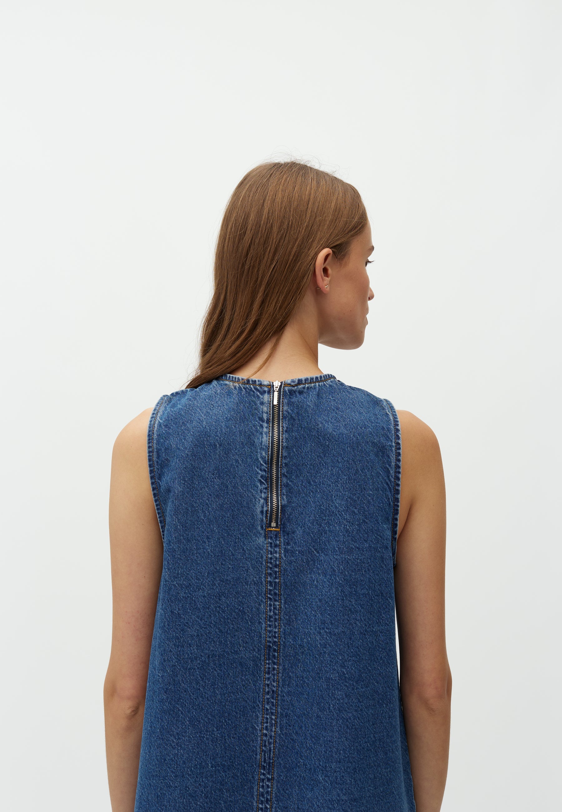 Rhiann-M_Vintage Blue Wash_Model_2
