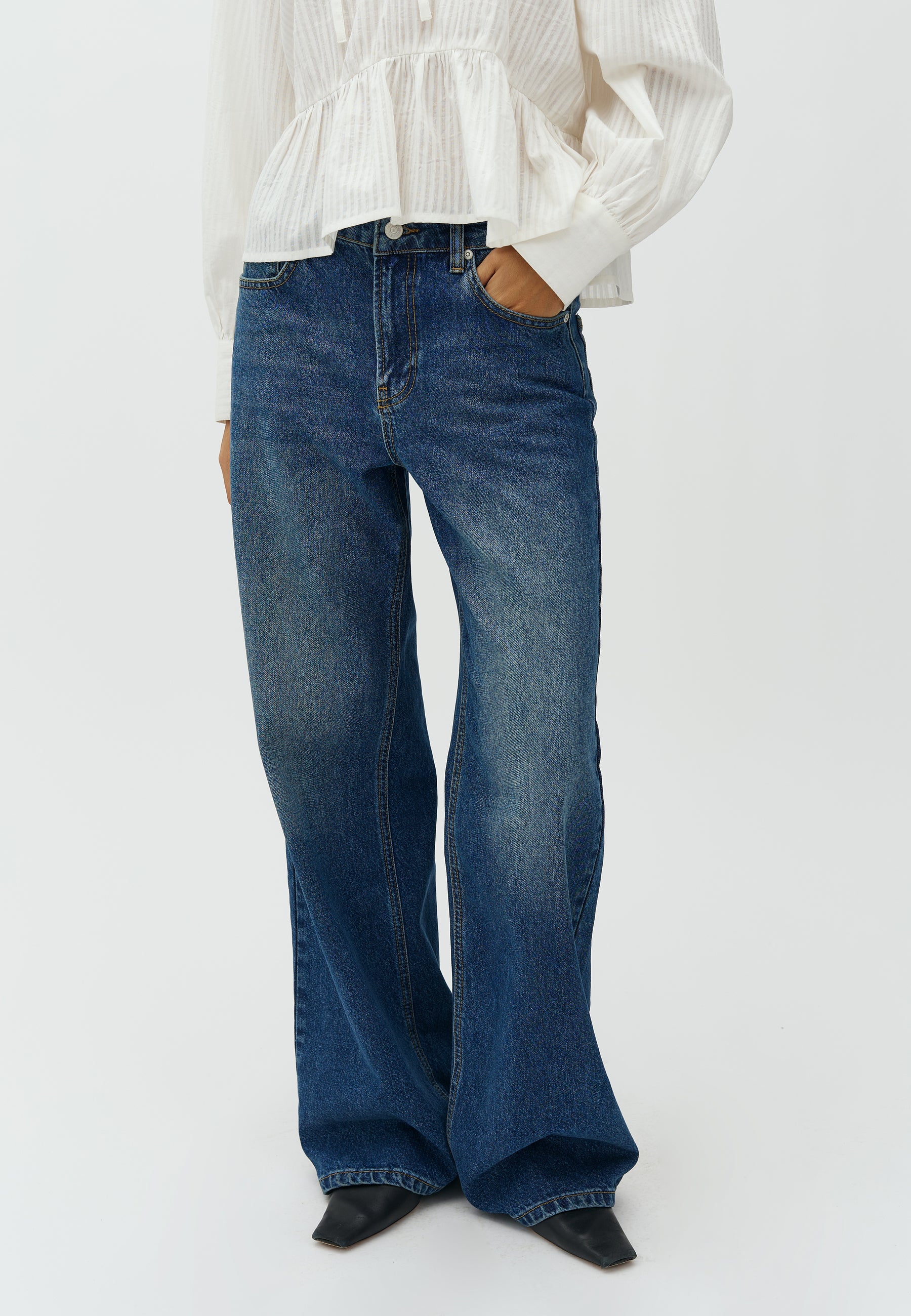 Amarillo-M_Dark Authentic_Model_0
