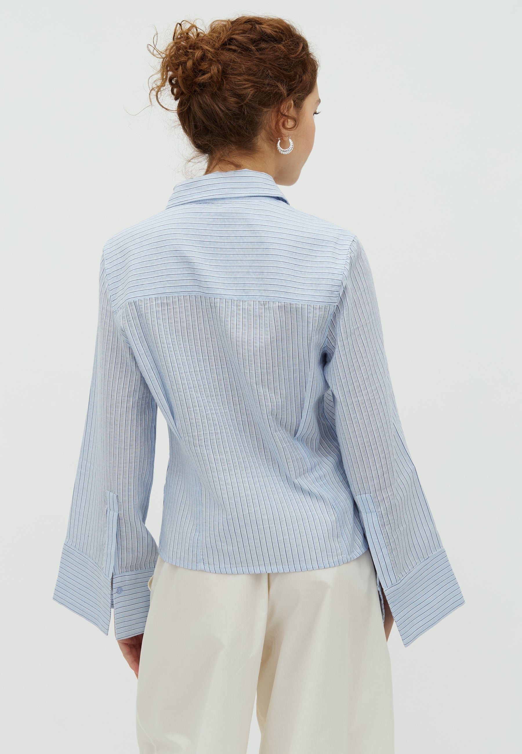 Kalanna-M_Light Blue White Stripe_Model_2