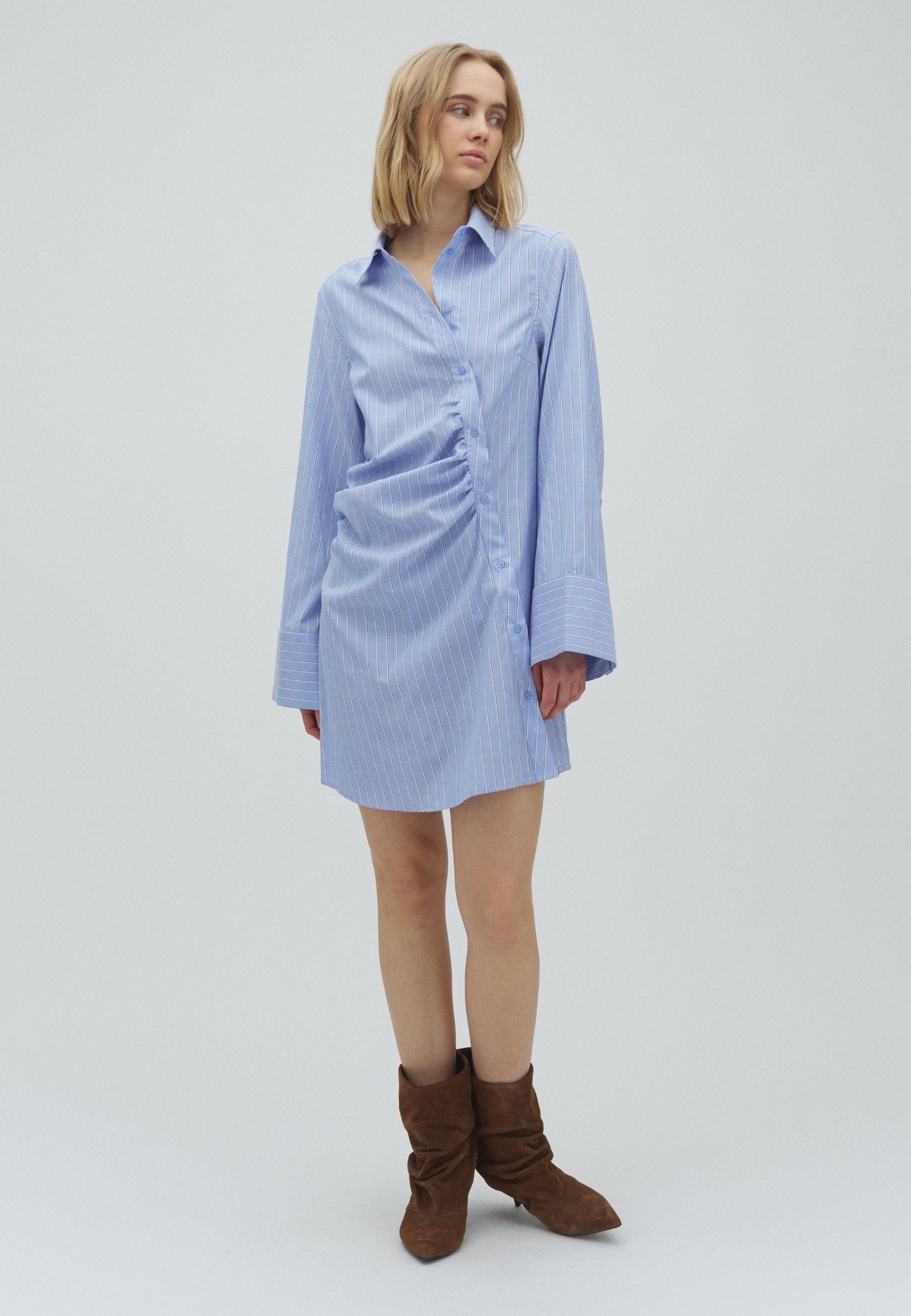 Loutro L-M_Bright Blue Stripe_Model_0