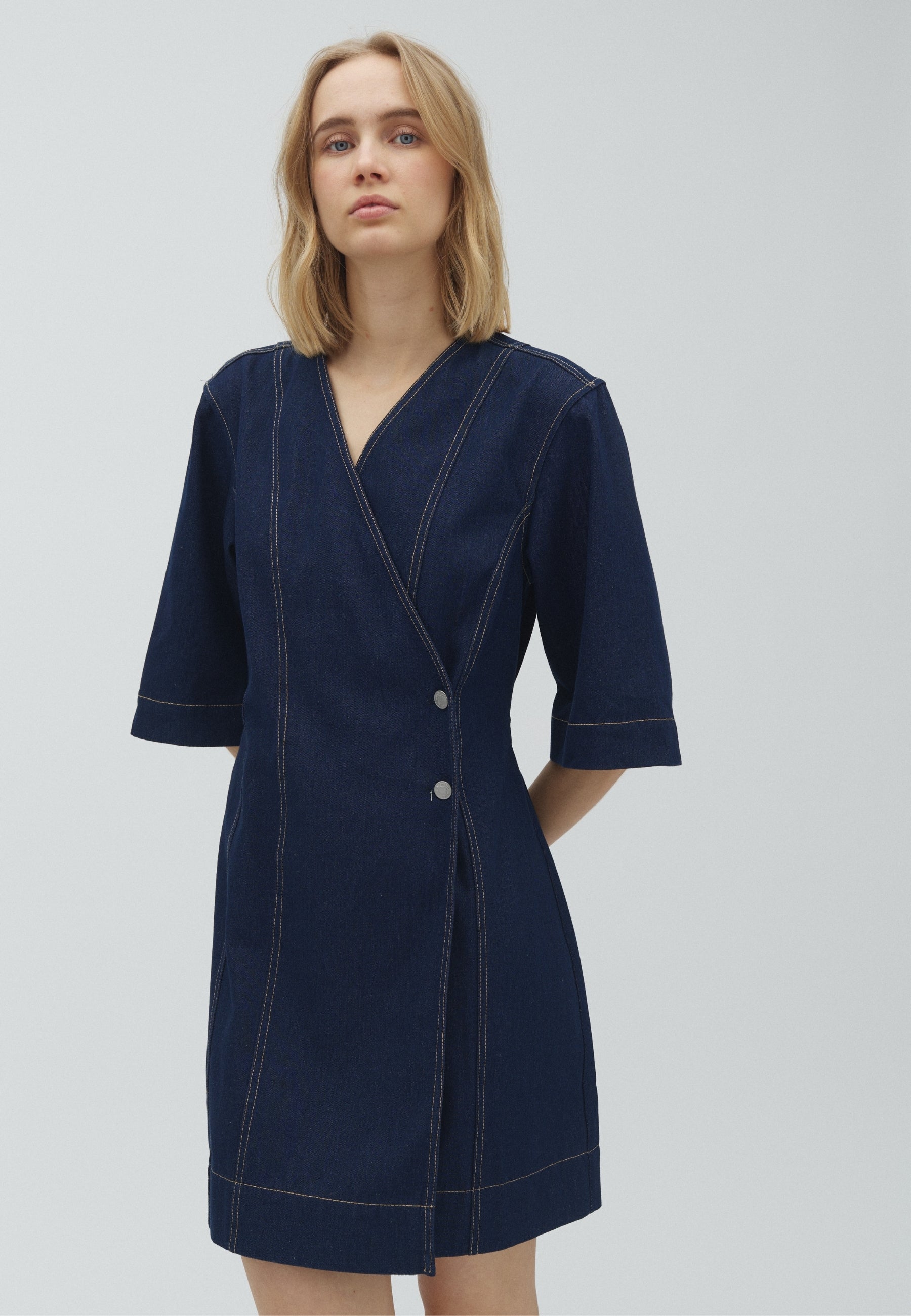 Satienne SS-M_Dark Unwashed Denim_Model_2