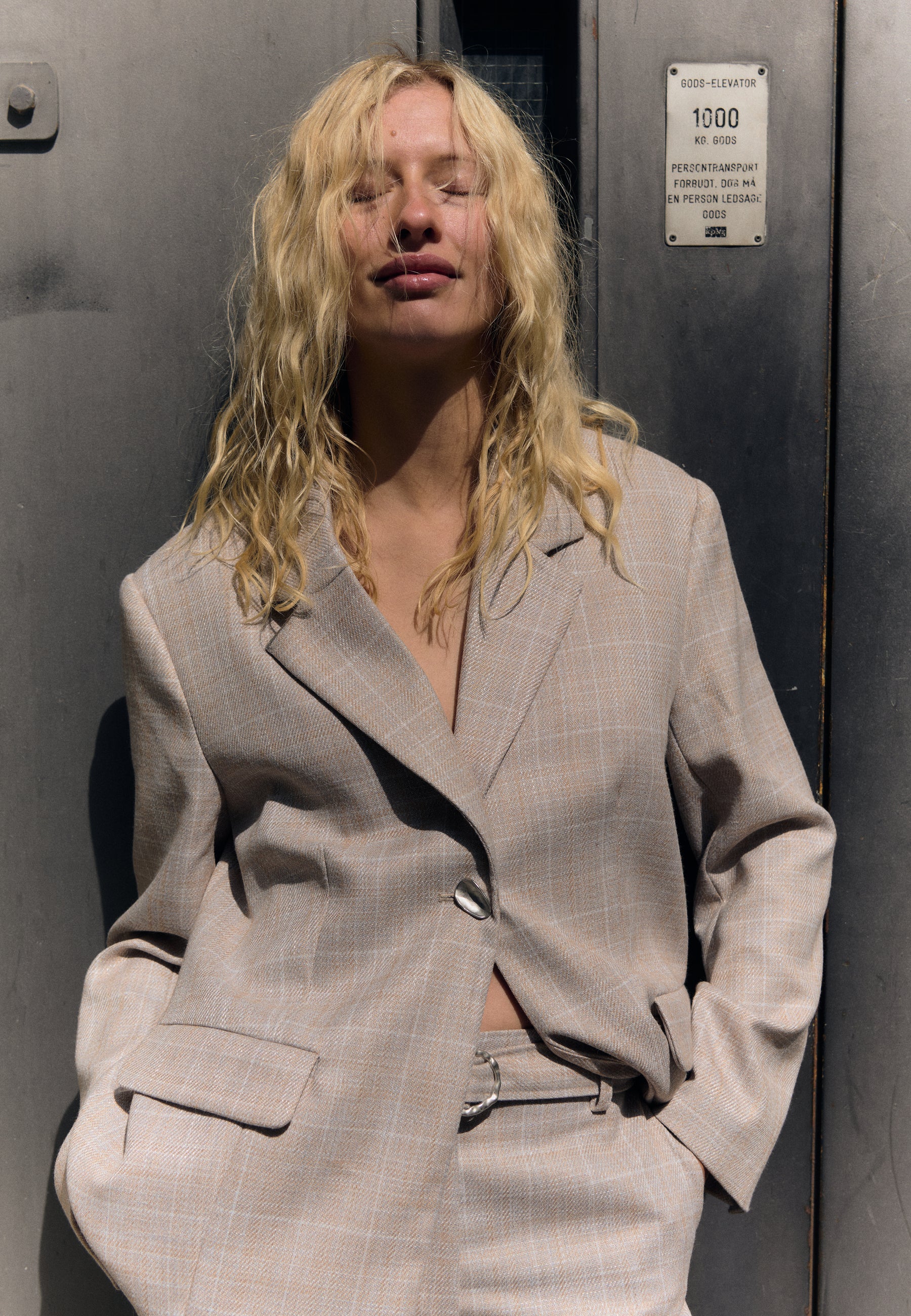 Howla-M_Beige Check_Image_5