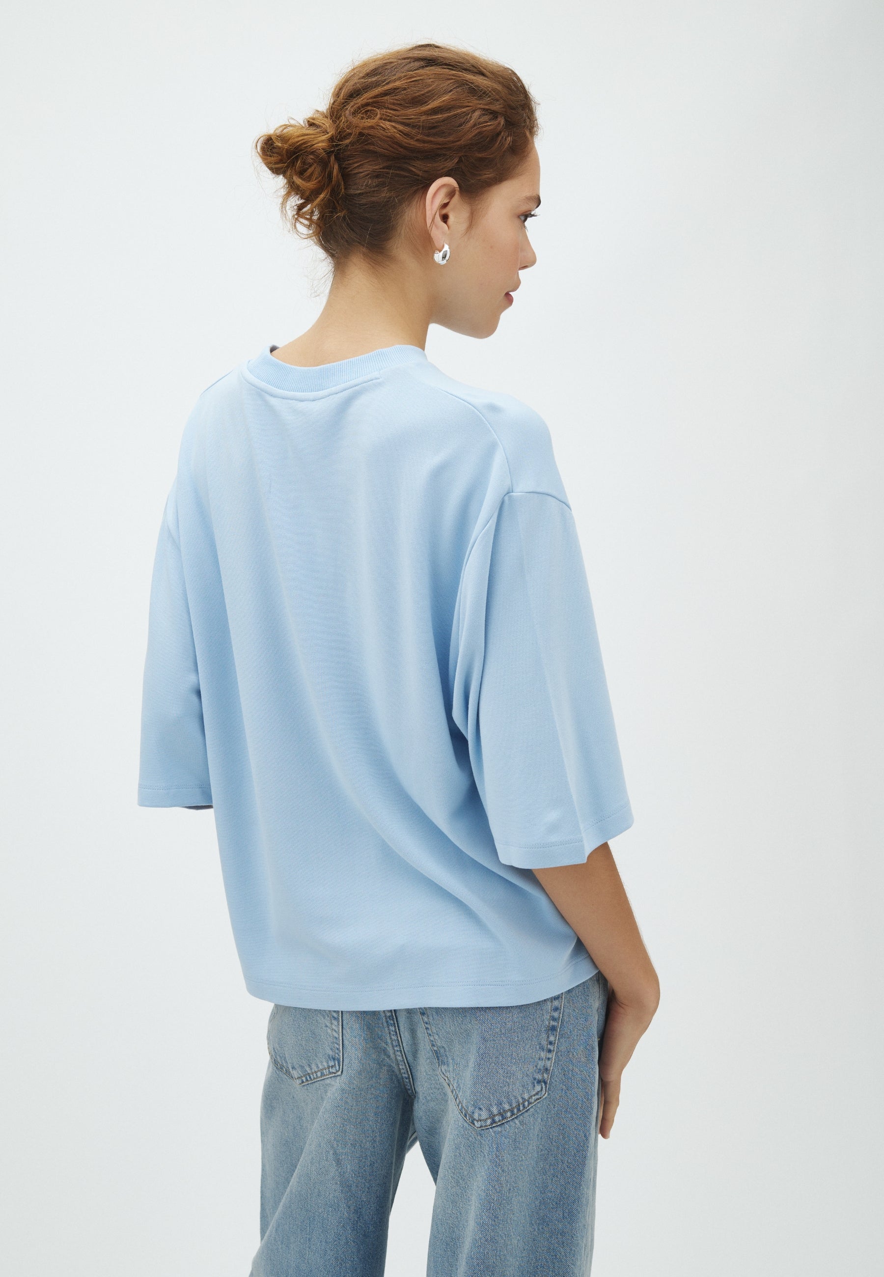 Emrys-M_Classic Light Blue_Model_2