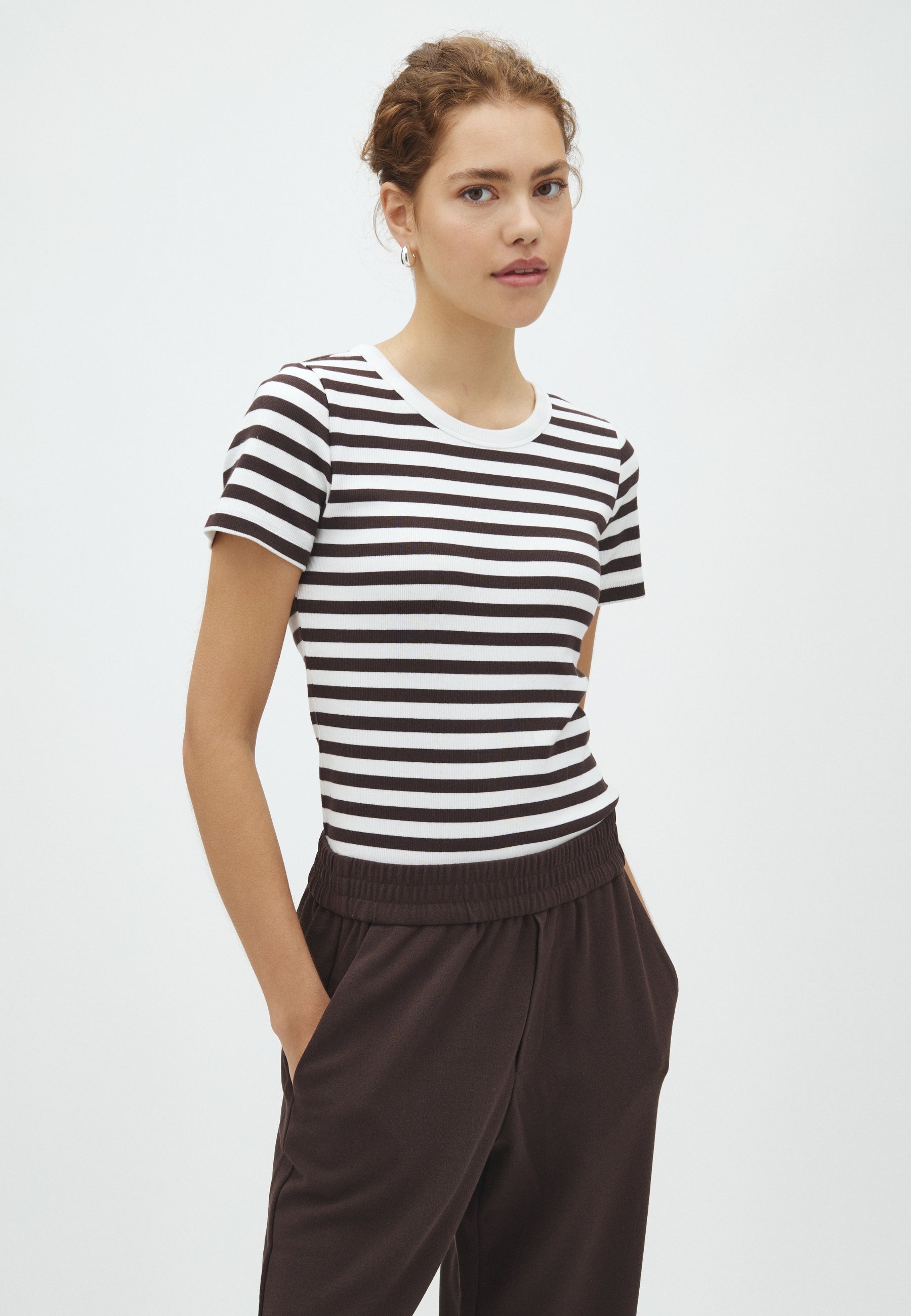 Otis-M_Java Stripe_Model_0
