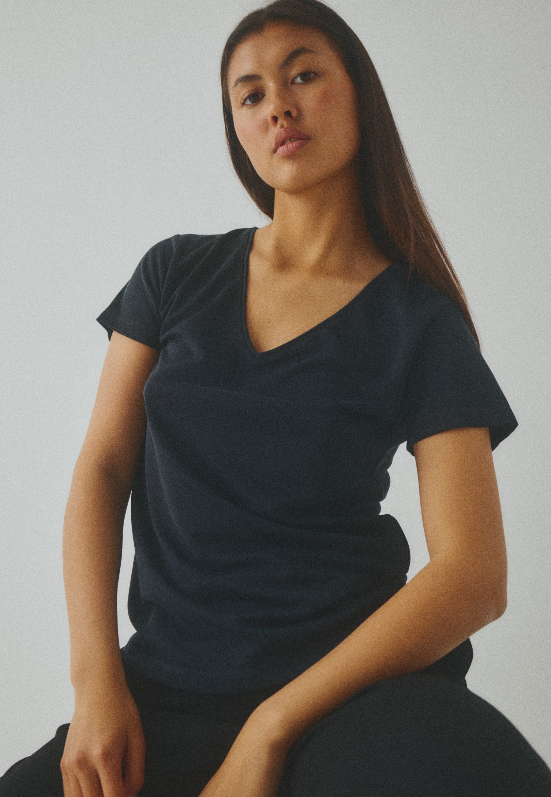 Luvanna-M_Black_Image_