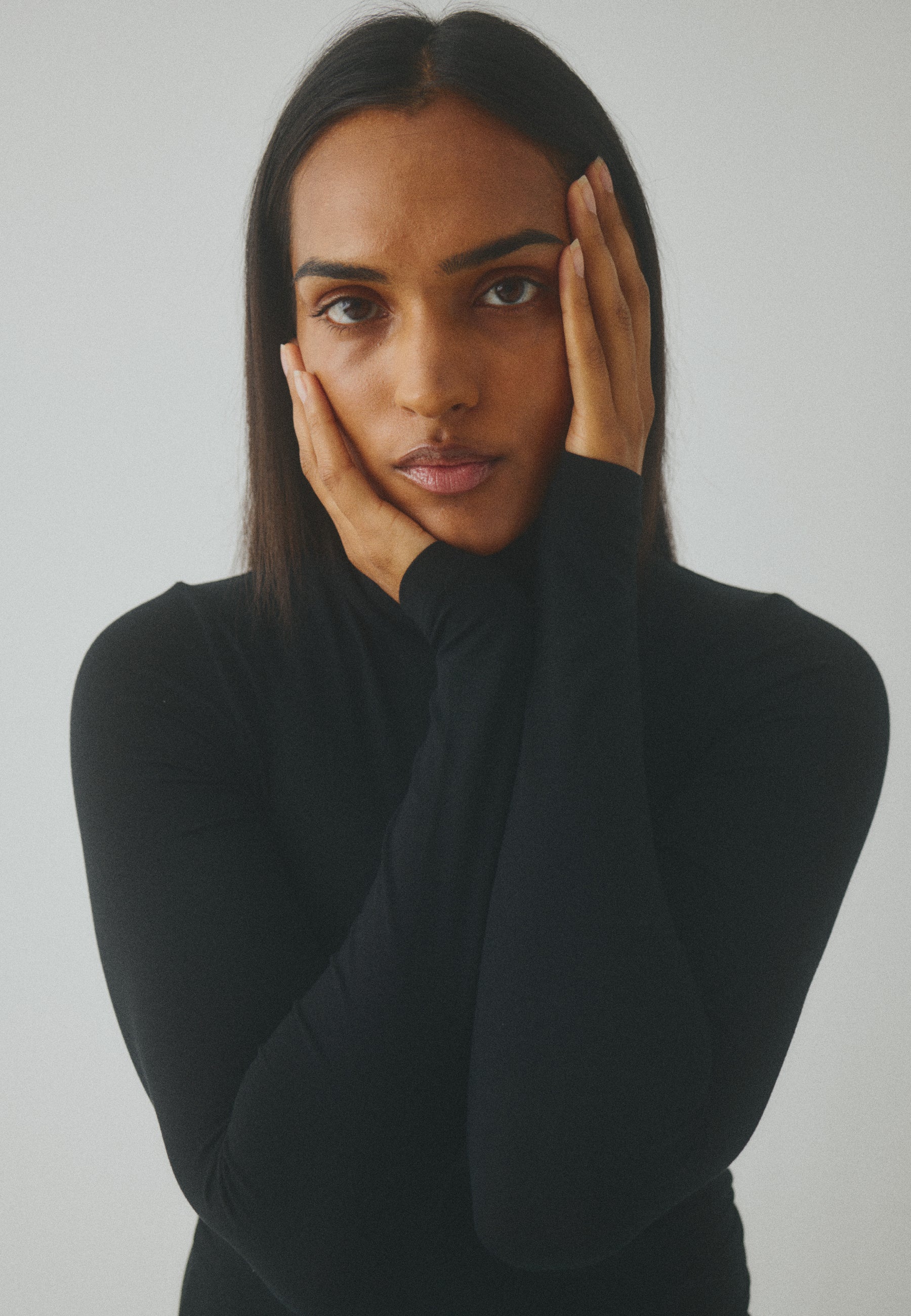 Ina_Black_Image_0