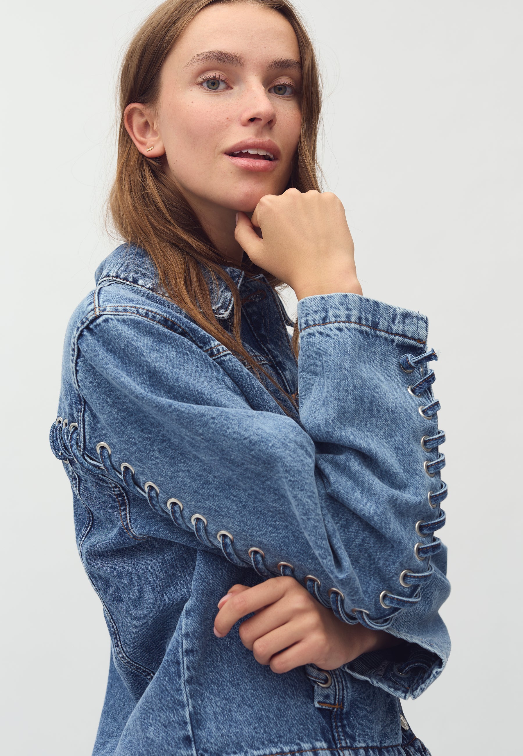 Zolan-M_Mid Blue Vintage_Model_