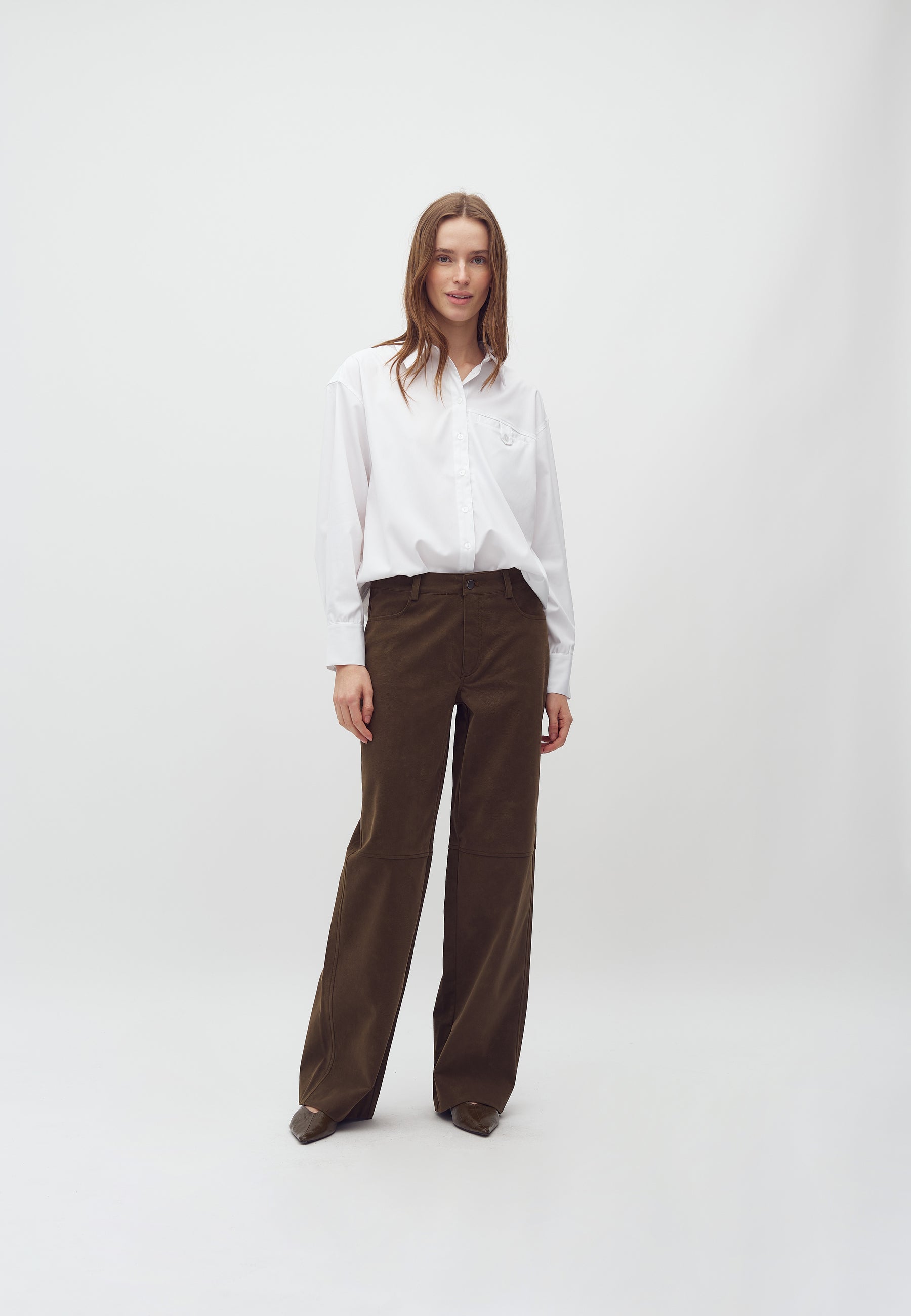 Hildi-M_White_Model_3