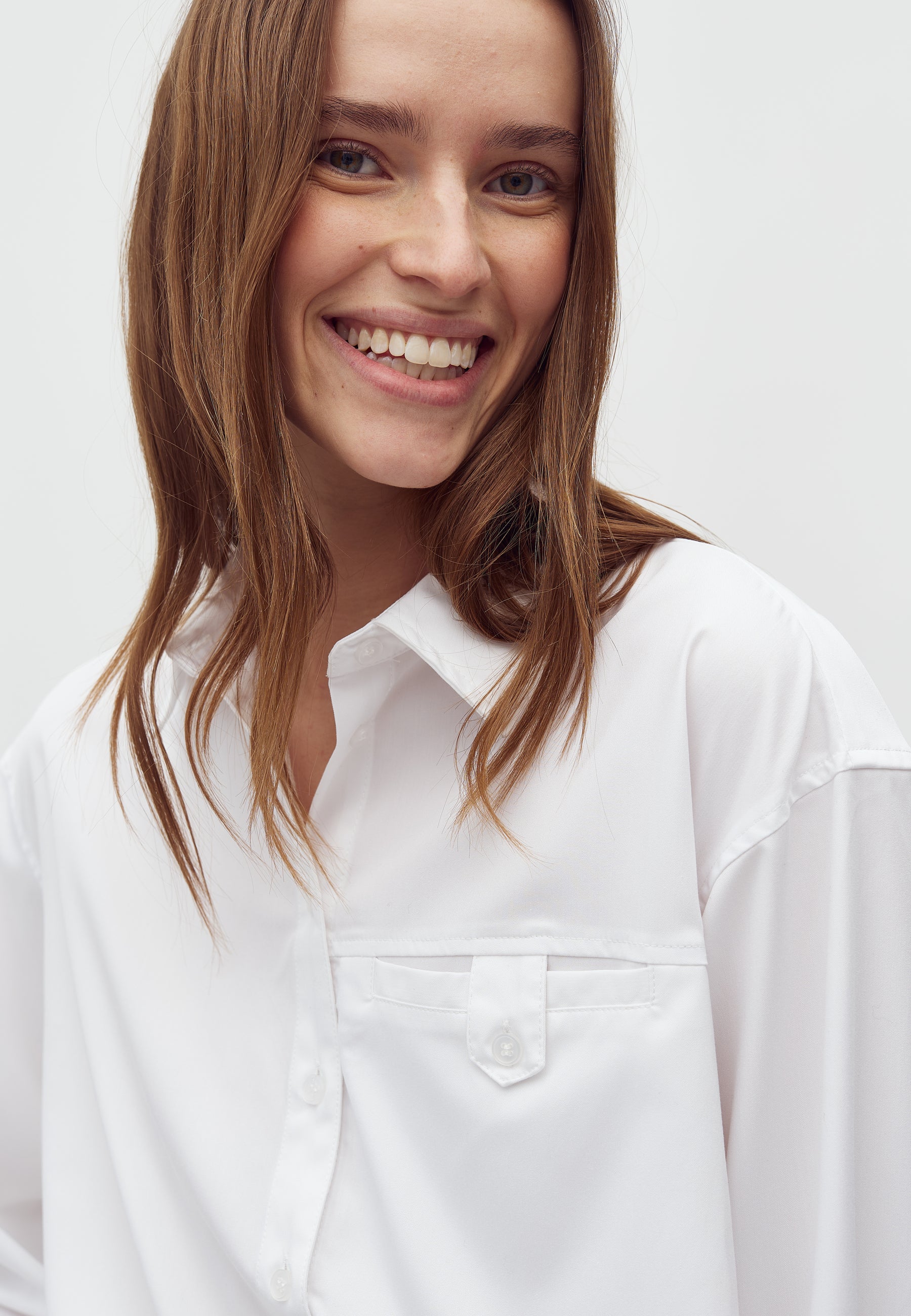 Hildi-M_White_Model_5