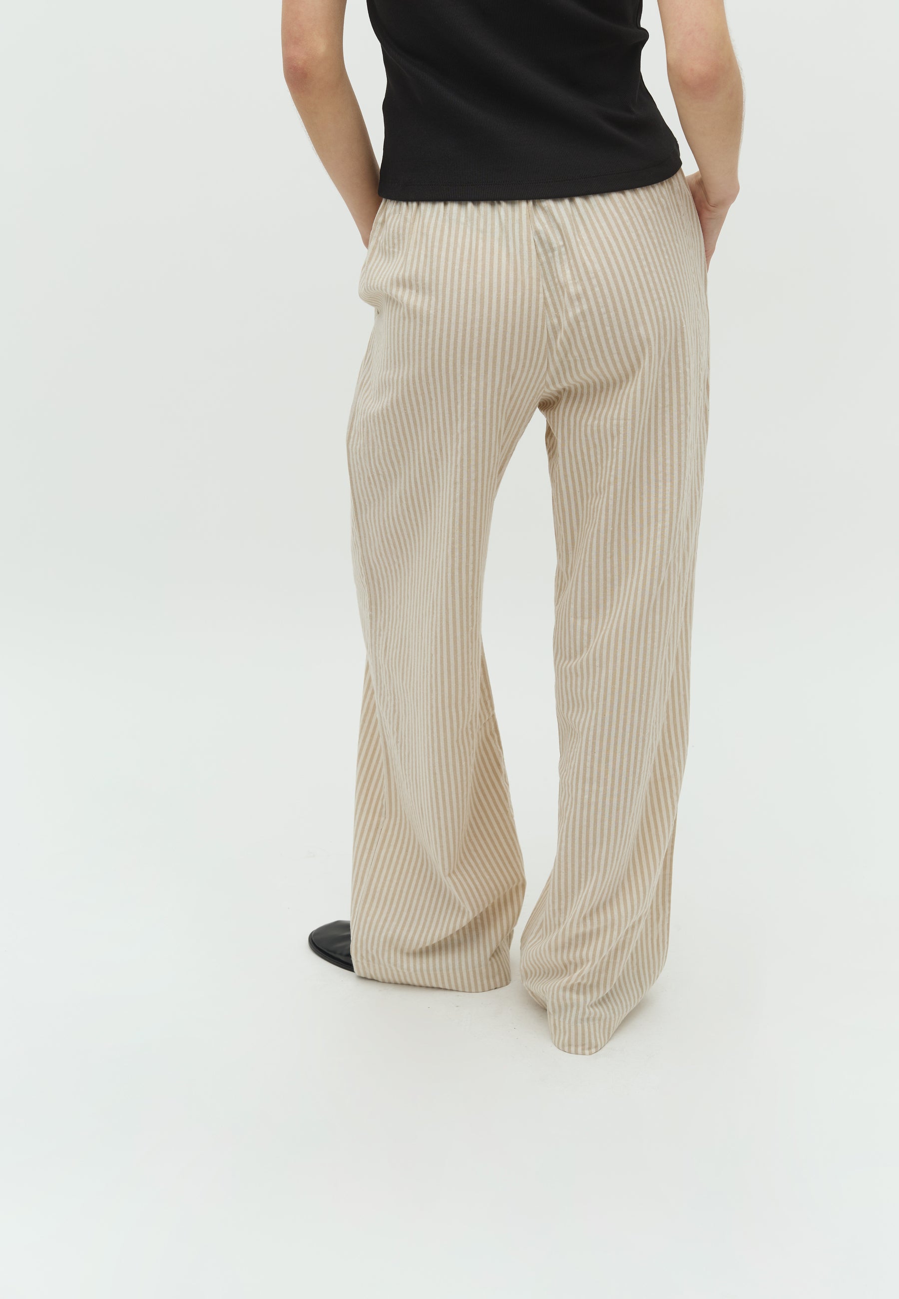 Grasielle-M_Sugar Sand Stripe_Model_2