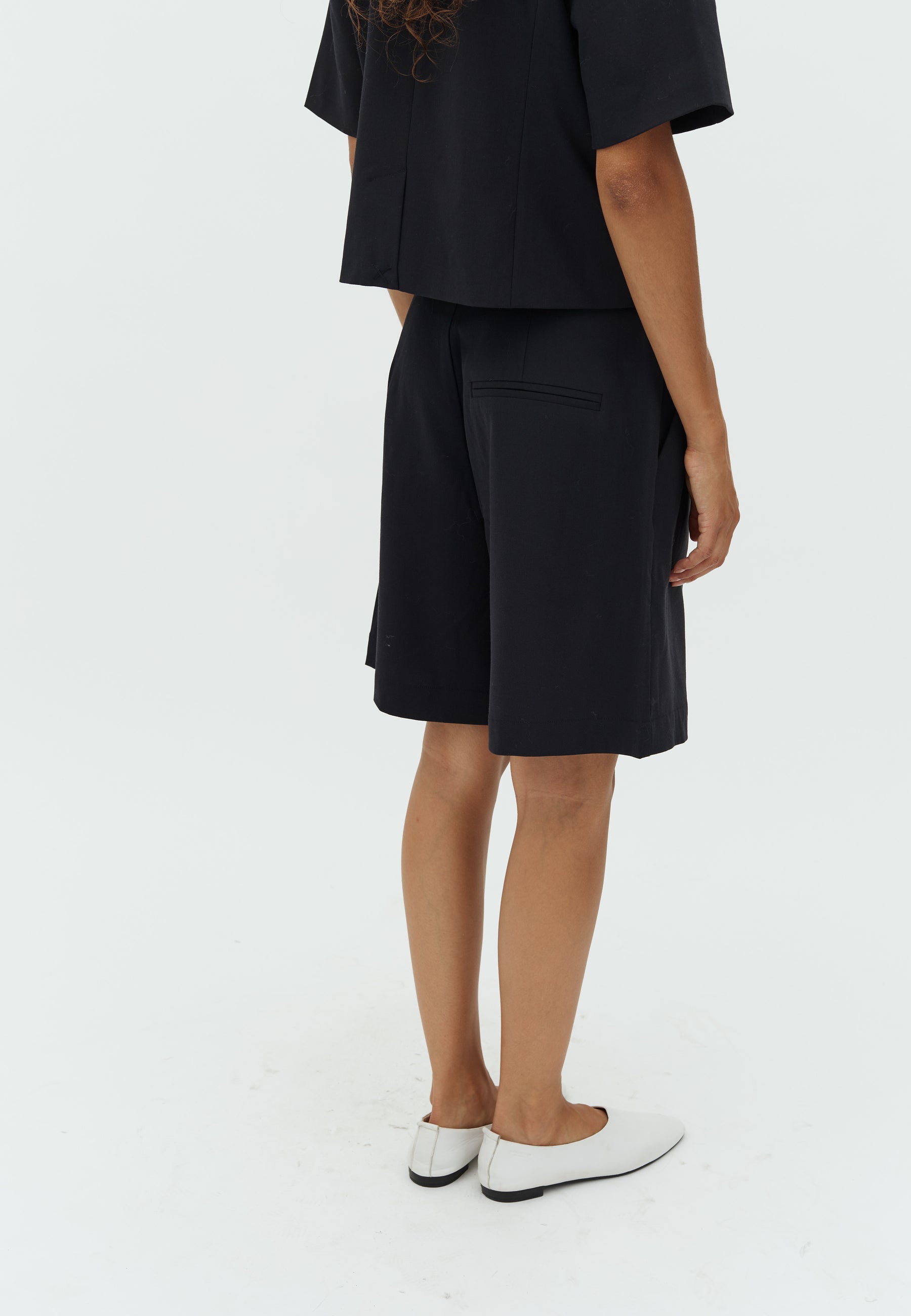 Guri-M_Black_Model_5