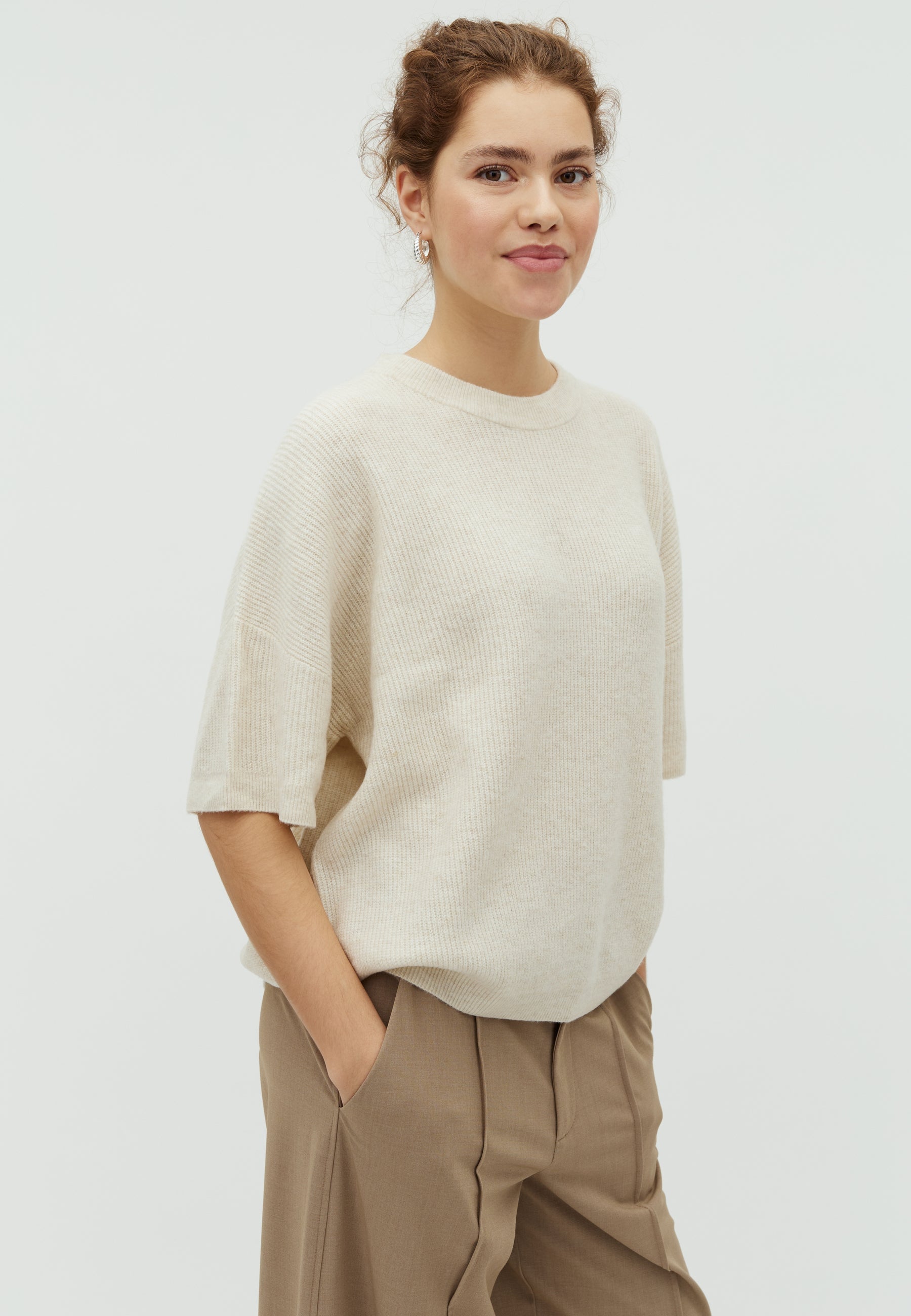 Gillian SS-M_Sugar Melange_Model_0