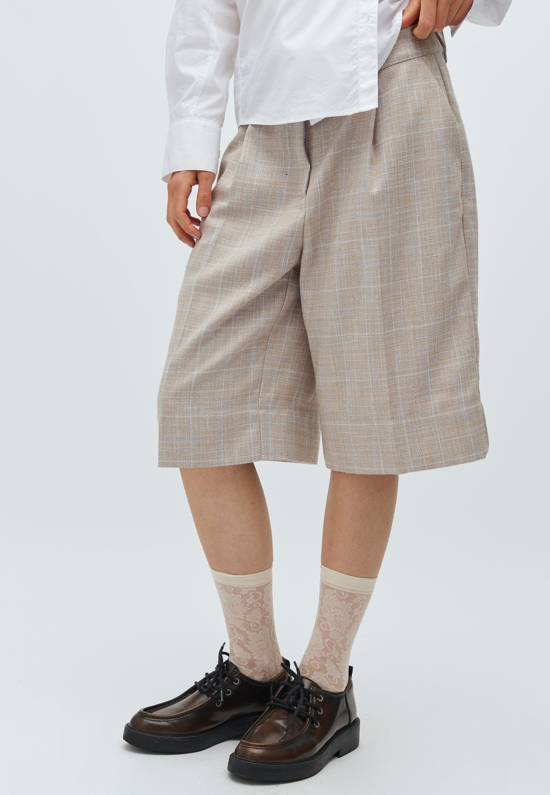 Brecan-M_Beige Check_Model_1