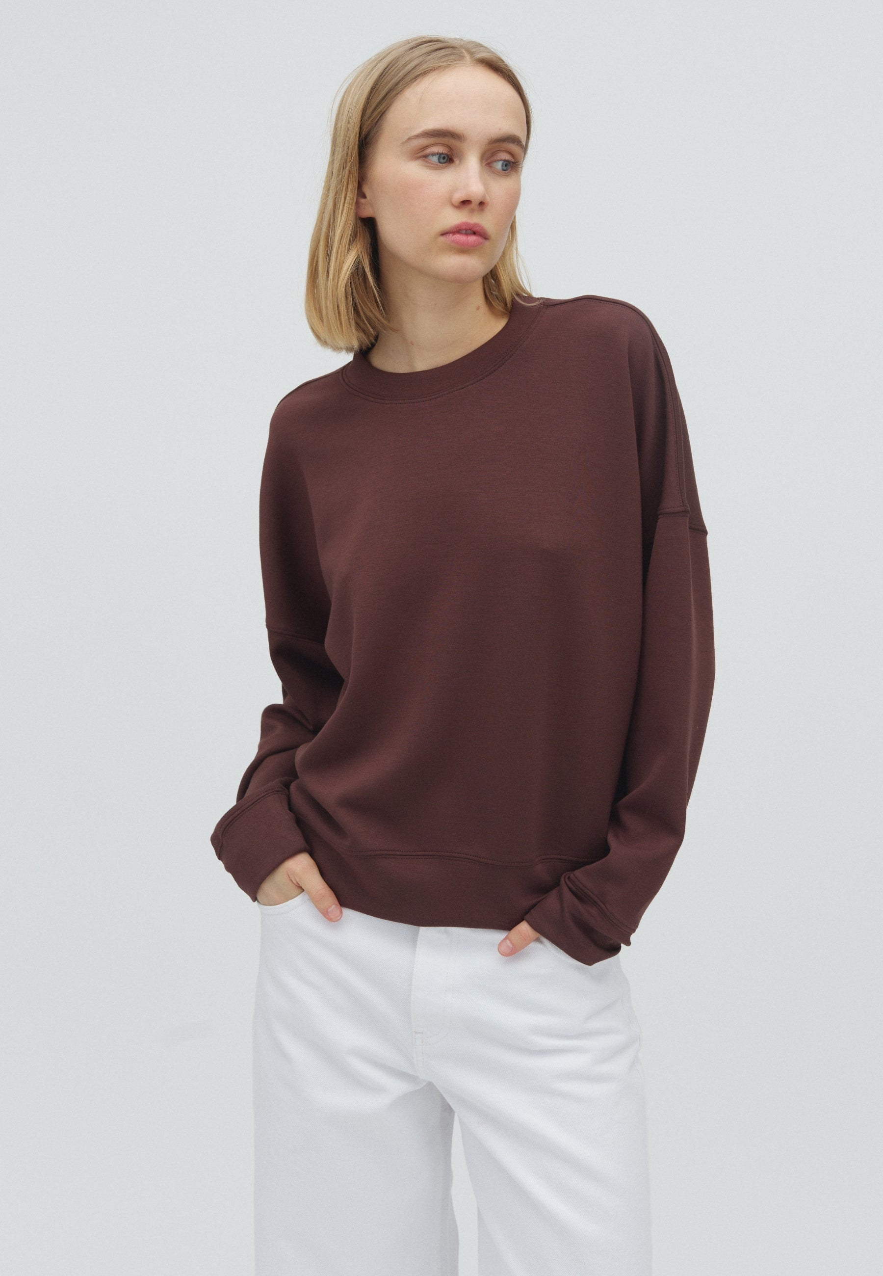 Gill-M_Warm Brown_Model_0