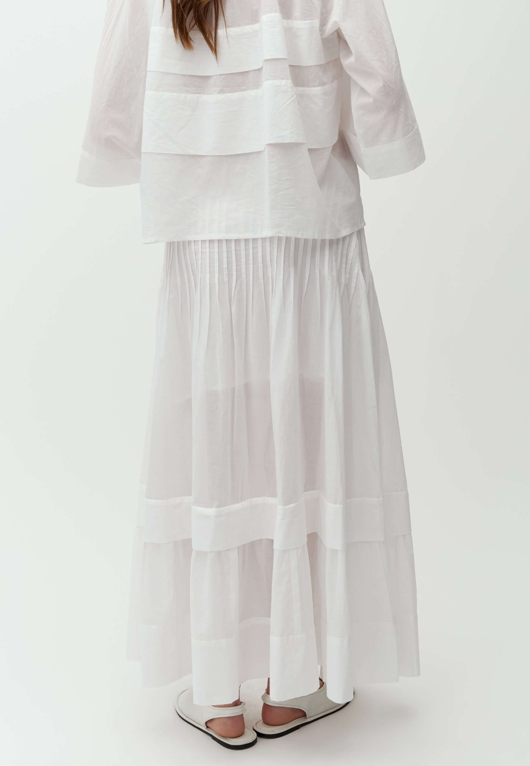 Safiye-M_White_Model_3