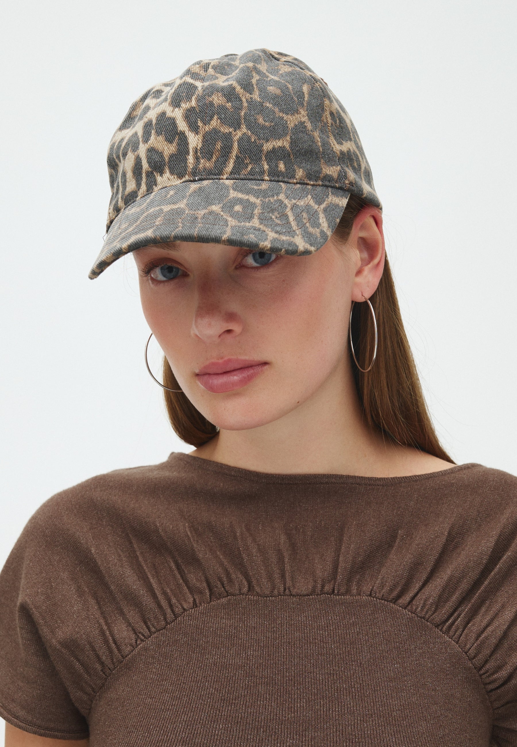 Odine-M_Leopard Mist_Model_0
