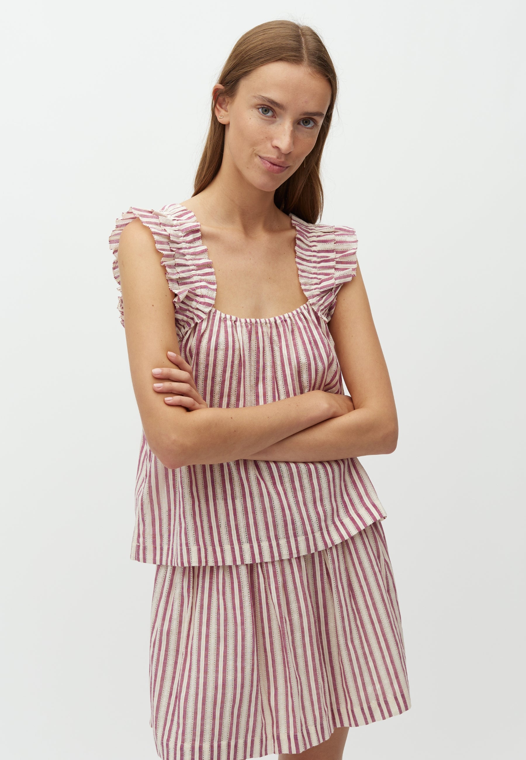 Solaya-M_Thin Red Stripe_Model_0