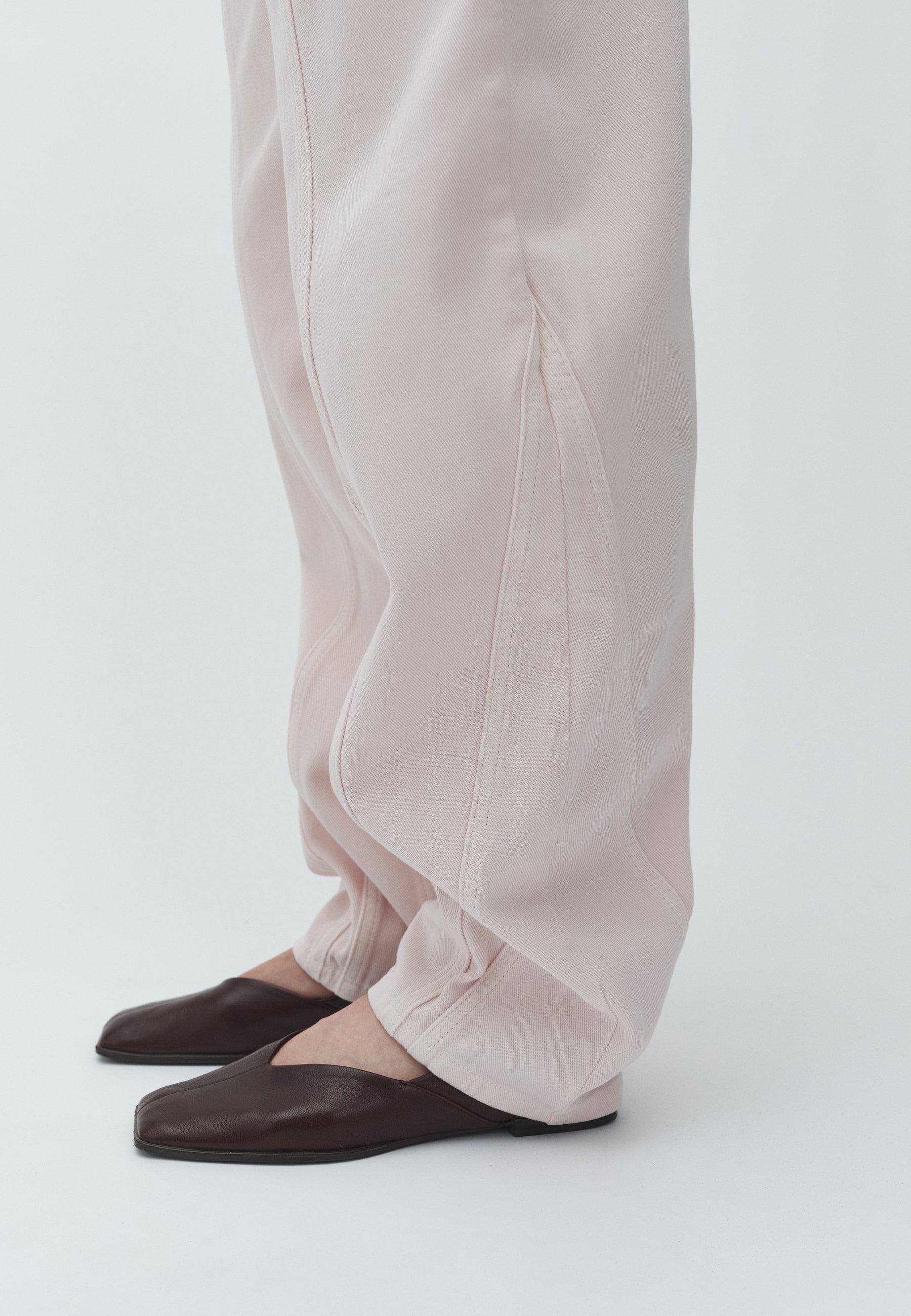 Almira-M_Super Pale Pink_Model_3