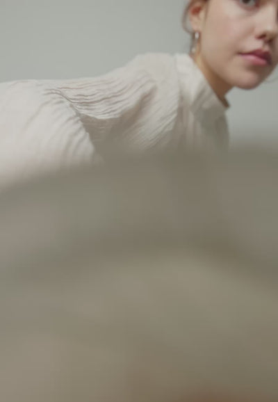 Menila-M_Pale Creme_Video_0